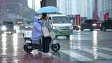 北京暴雨街景城市生活雨天出行高清在线视频素材下载