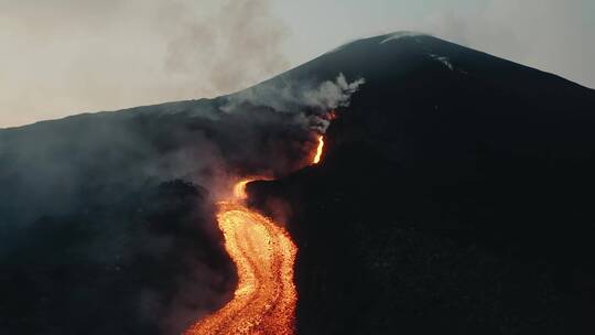 航拍冰岛活火山 岩浆涌动