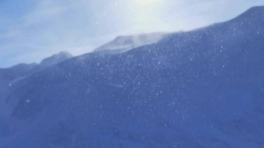 内蒙古草原雪景国道旁风吹雪白毛风