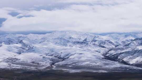 航拍青藏高原青海祁连山脉天境祁连雪山雪景