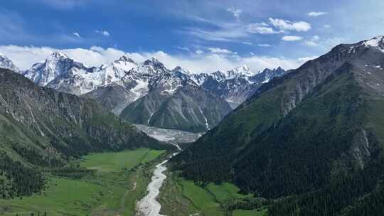 夏塔景区木札特峰昭苏伊犁雪山林场