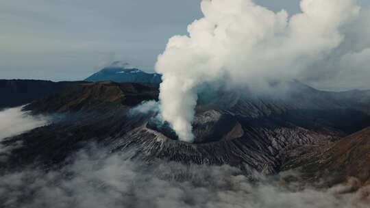 航拍Bromo火山云海