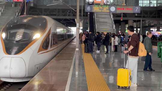 高铁进站南京南站视频素材模板下载