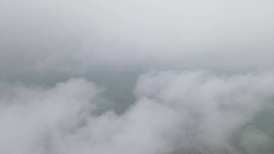 云端之上俯瞰大地无人机穿云4K航拍