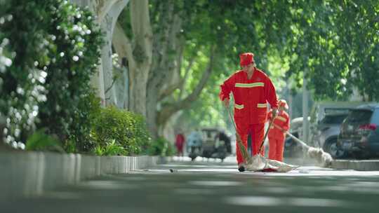 环卫工人打扫卫生