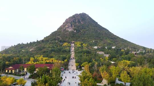 航拍夕阳山东济南华山旅游风景区湖自然风光