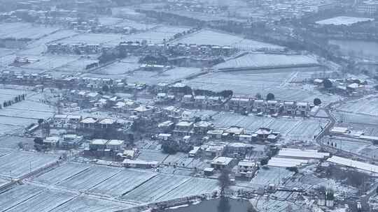 航拍小镇城市平原建筑学校民房城镇农村雪景