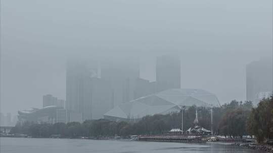 初冬深秋沈阳浑河大桥盛京大剧院雨雪