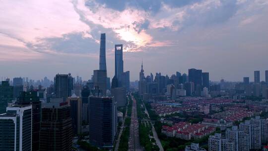 上海中心大厦傍晚