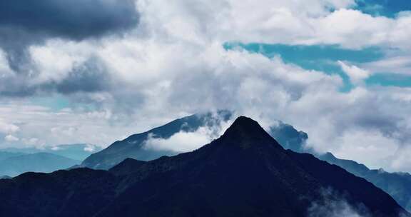 云南自然风光大山山上景观高山峡谷