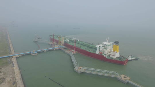 城市航拍 天津港口 码头 货轮 远景 环绕
