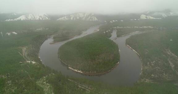 航拍大兴安岭春季激流河白鹿岛雪景