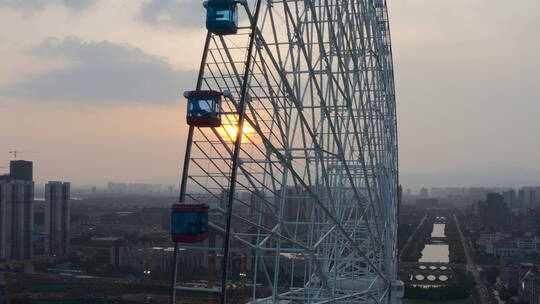 黄昏日落逆光航拍摩天轮