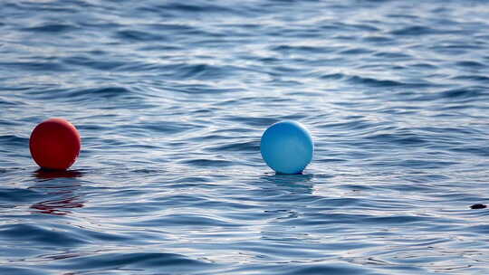 海水上的气球