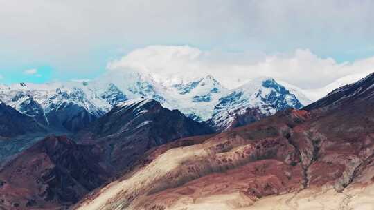 帕米尔高原的雪山