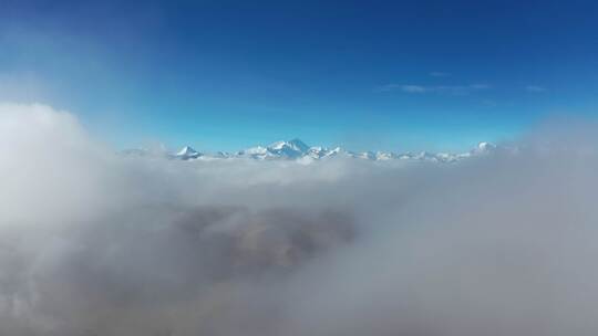 航拍西藏日喀则珠穆朗玛峰高原雪山云海风光