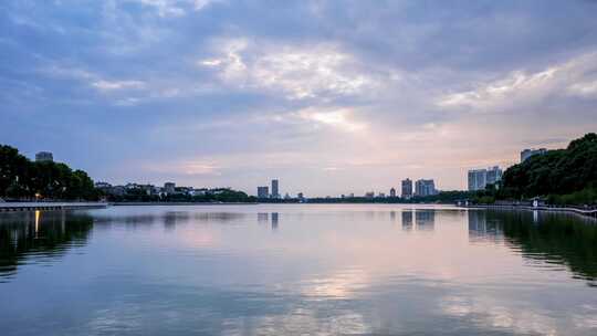 江西省九江南门湖夏季多云黄昏入夜延时