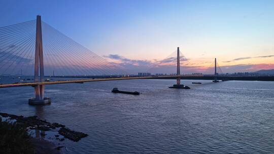 南京江心洲长江大桥夜景航拍
