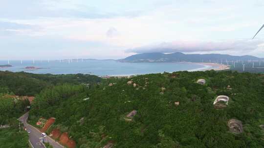 航拍平潭北部湾海上风电场夕阳火烧云鱼排