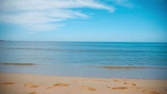 旅游 海边 蓝天白云 沙滩 玩海水 治愈