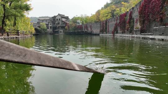 江南乌篷船划船船夫古镇水乡