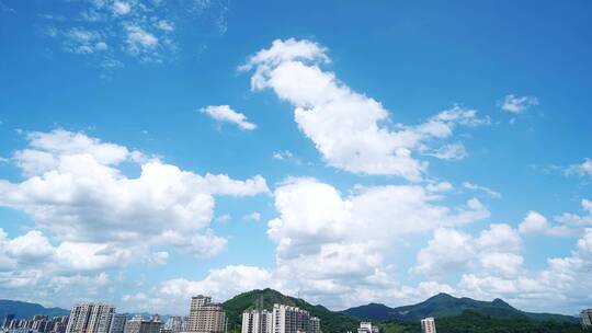 小镇天空云朵延时白云山小清新蓝天夏天乡村