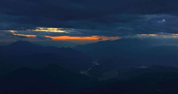 云南自然风光大山山上景观高山峡谷