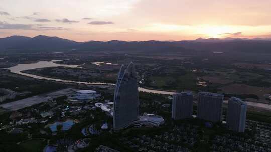 航拍三亚海棠湾日落夕阳晚霞云彩全景