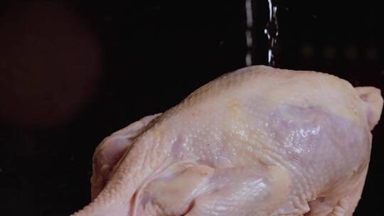 鸡肉清洗视频鸡肉美食制作前滴落水滴