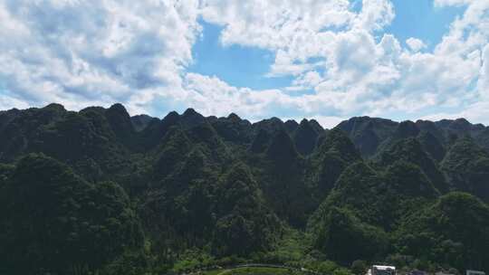 贵州兴义万峰林，十万大山航拍