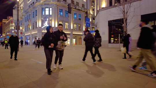 上海外滩夜晚南京路步行街夜景人流视频素材