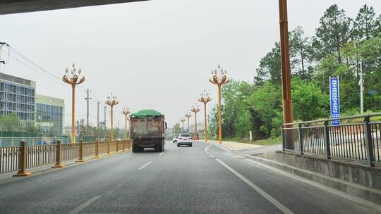 疫情城市街道行人马路