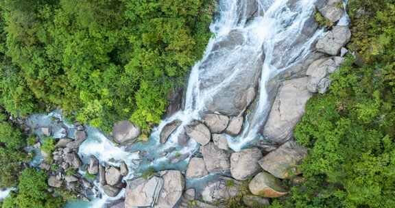 山涧流水航拍延时