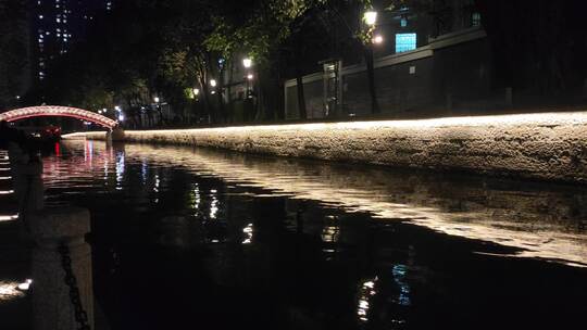 广州河涌灯饰画舫夜景