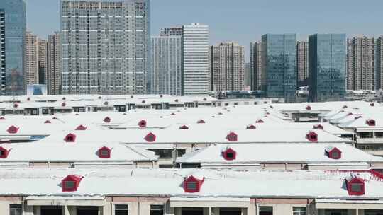 小区雪后屋顶