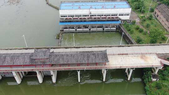 航拍湖南湘乡涟水风雨桥