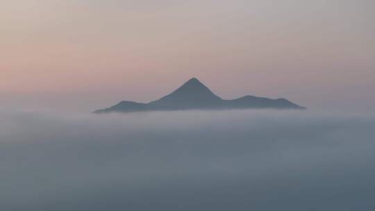 深圳最高山清晨平流雾航拍