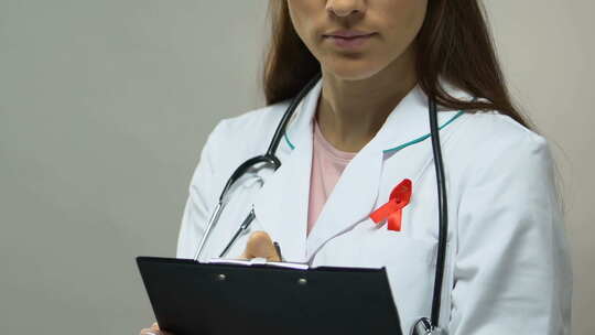 红丝带处方药物治疗师抗击艾滋病流行病