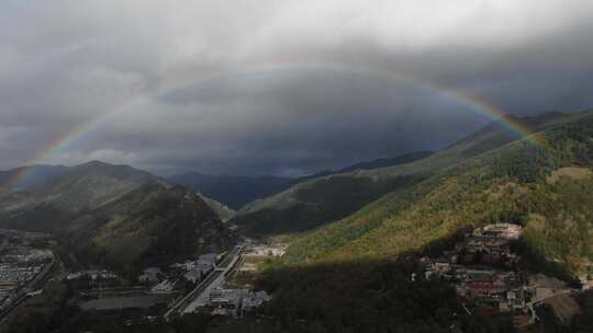 五台山航拍南山寺彩虹