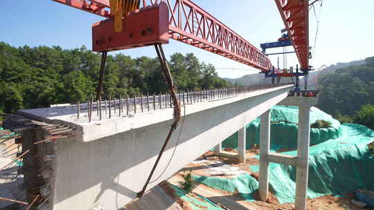 高速公路桥梁预制梁架设施工