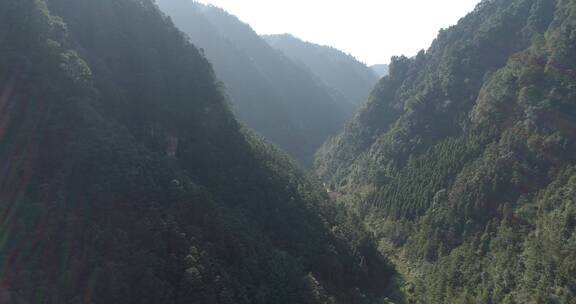 航拍飞向大山峡谷