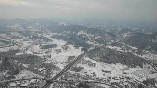 雪后乡村田野航拍全景