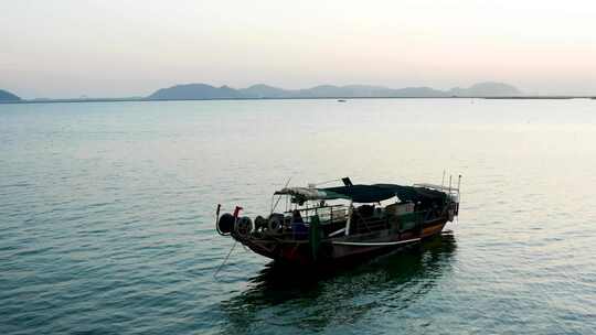 珠海湿地公园桥及渔船