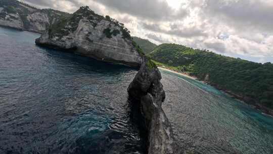 FPV穿越机无人机航拍海浪森林海岛巴厘岛