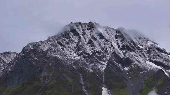 航拍四川甘孜海螺沟景区扇子山雪山风光