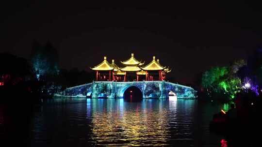 扬州瘦西湖夜游游船五亭桥夜景灯光秀视频素材模板下载