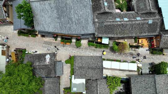 航拍云南旅游丽江古城街道民居人流街景