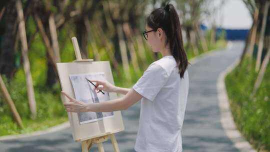 美女画家 艺术家 文艺女青年写生 画画公园