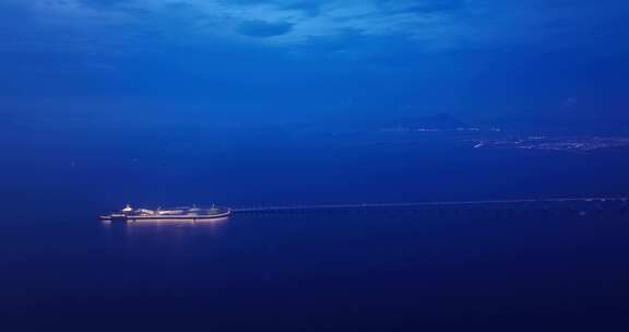 港珠澳大桥夜景航拍东人工岛香港机场夜景