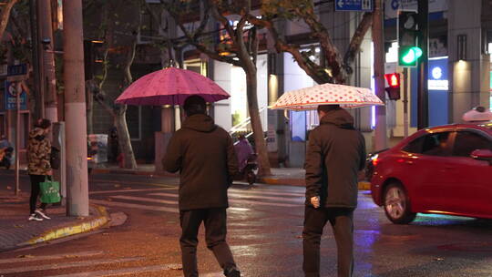 雨天城市街景